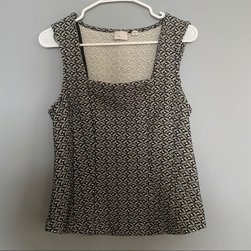 9-H15 STCL Anthropologie Structured Top Medium